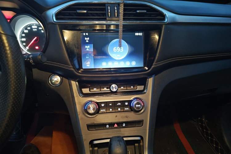 Used MG GS 2019 20T Automatic Luxury Xenon Headlight Edition Audio And AC Panel