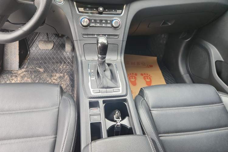 Used MG GS 2019 20T Automatic Luxury Xenon Headlight Edition Gear Lever