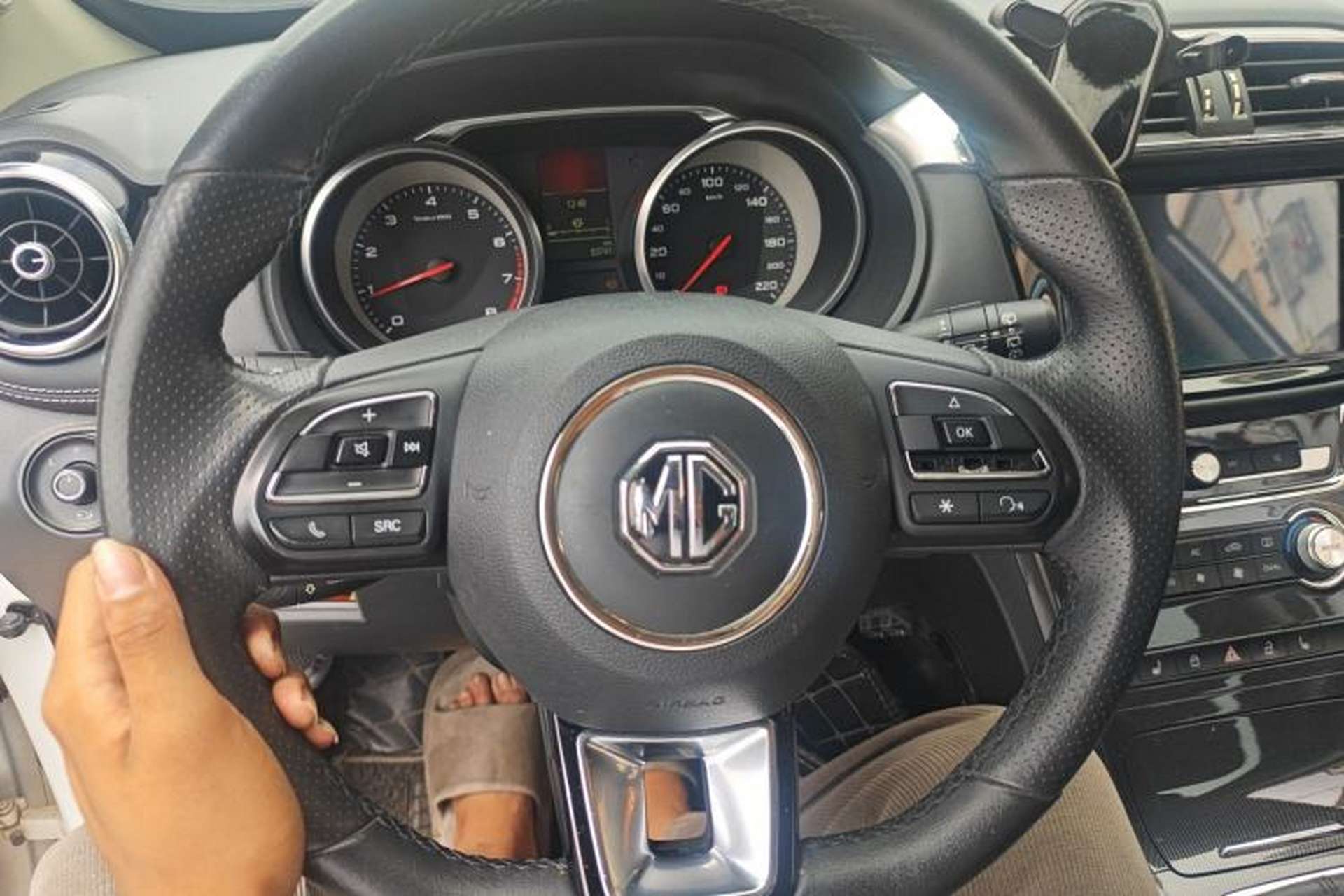 Used MG GS 2019 20T Manual Luxury Edition with Xenon Lights Steering Wheel