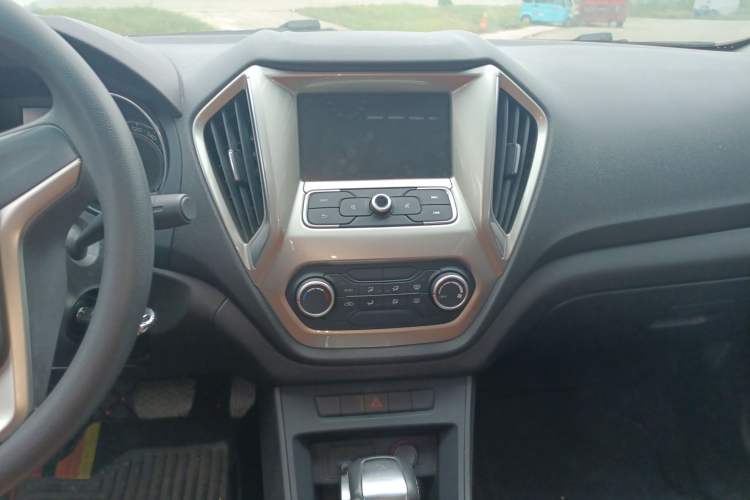 Used MG GT 2016 1.5L Automatic Value-Added Luxury Edition Audio And AC Panel