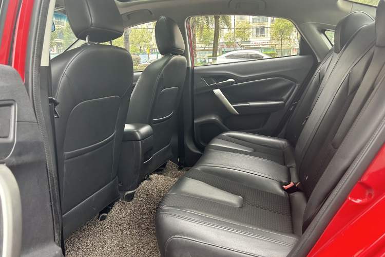 Used MG GT 2015 1.5T Automatic Elite Edition Interior 4