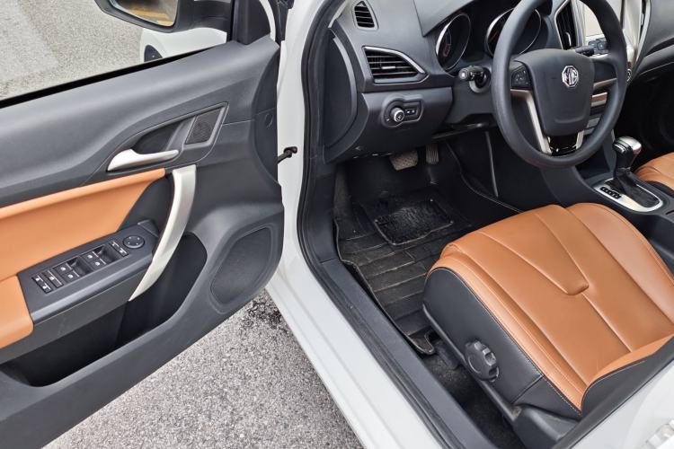 Used MG GT 2016 1.5L Automatic Value-Added Luxury Edition Interior 4