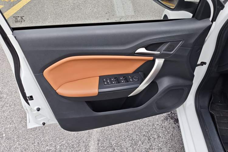 Used MG GT 2016 1.5L Automatic Value-Added Luxury Edition Interior 5