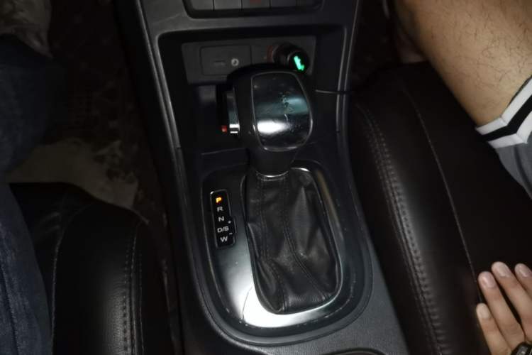 Used MG GT 2015 1.5T Automatic Fashion Edition Gear Lever