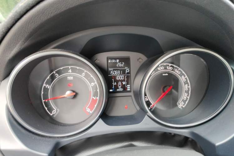 Used MG GT 2015 1.5T Automatic Luxury Edition Odometer Close Up