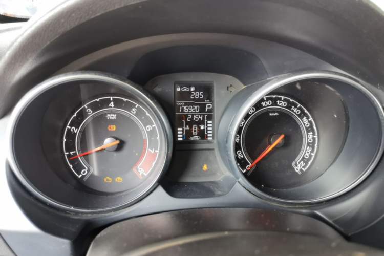 Used MG GT 2015 1.5T Automatic Elite Edition Odometer Close Up