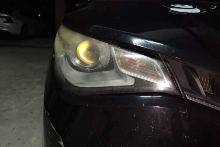 Used MG GT 2015 1.5T Automatic Fashion Edition Right Front Headlight