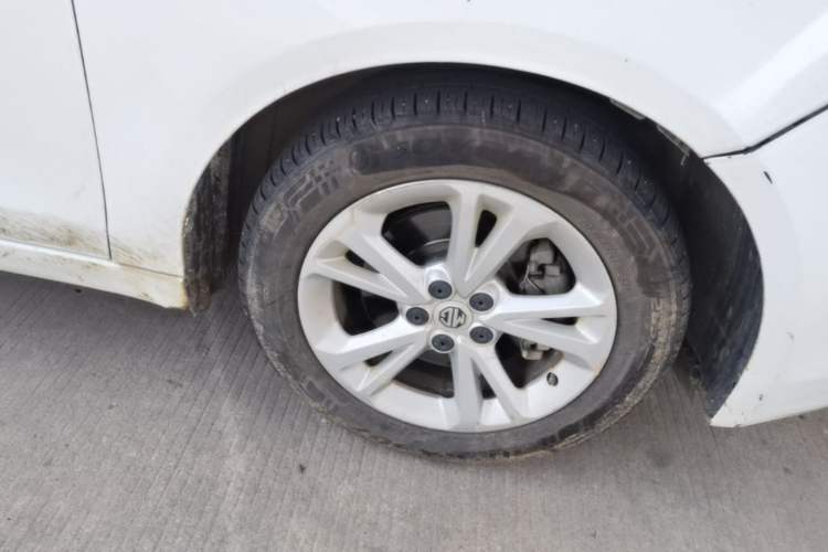 Used MG GT 2015 1.5T Automatic Elite Edition Right Front Wheel Hub