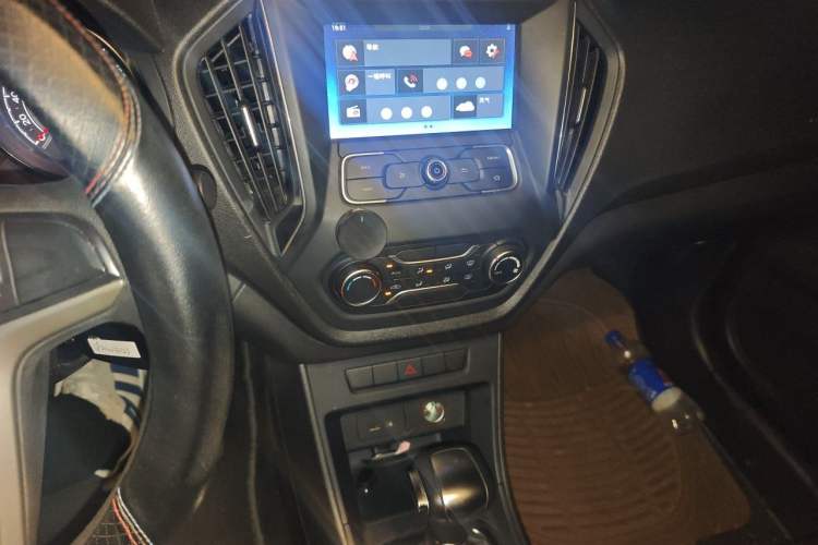 Used MG GT 2015 1.5T Automatic Luxury Edition Audio And AC Panel