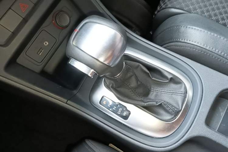 Used MG GT 2015 1.5T Automatic Elite Edition Gear Lever