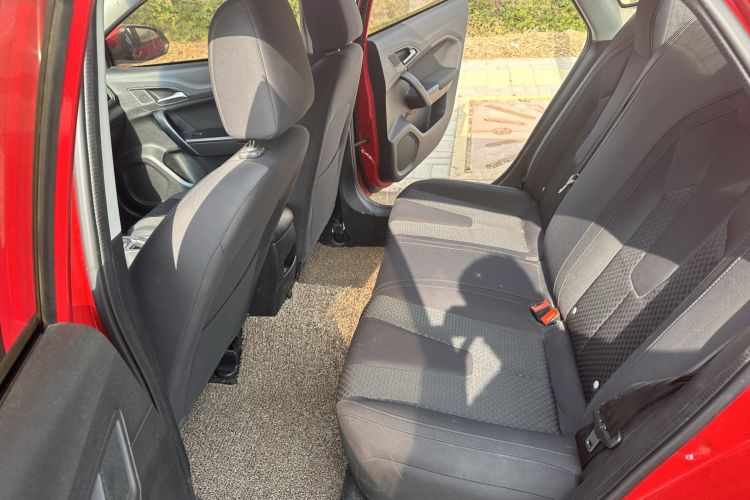 Used MG GT 2015 1.5T Automatic Fashion Edition Left Rear Seat