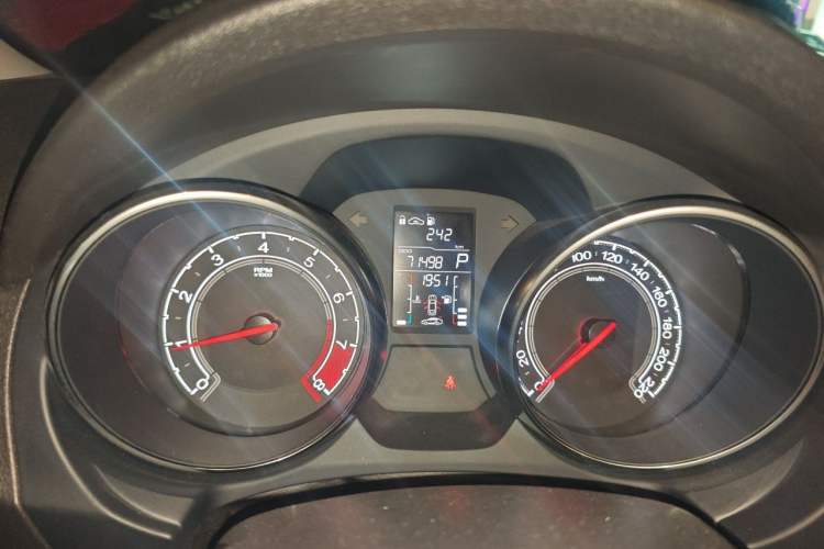 Used MG GT 2015 1.5T Automatic Luxury Edition Odometer Close Up