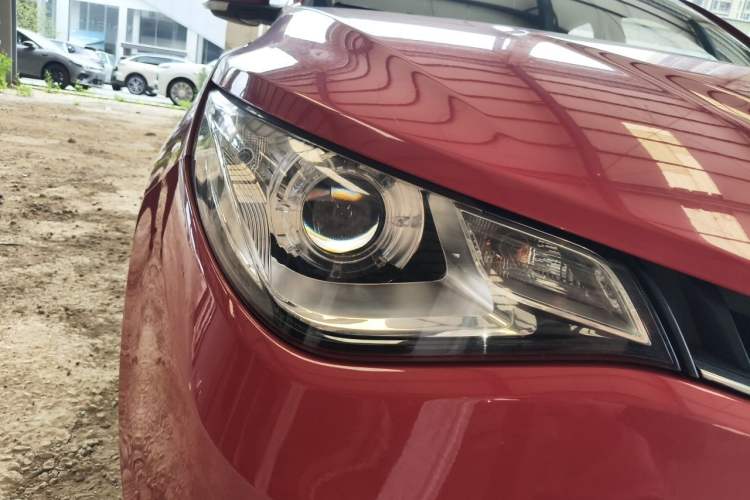 Used MG GT 2015 1.5T Automatic Elite Edition Right Front Headlight