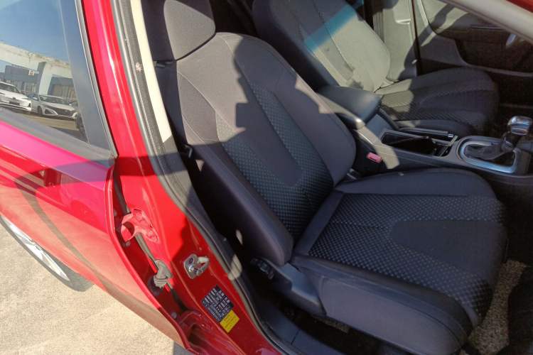 Used MG GT 2015 1.5T Automatic Fashion Edition Right Front Seat