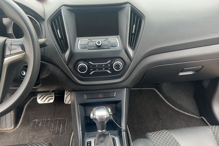 Used MG GT 2015 1.5T Automatic Luxury Edition Audio And AC Panel