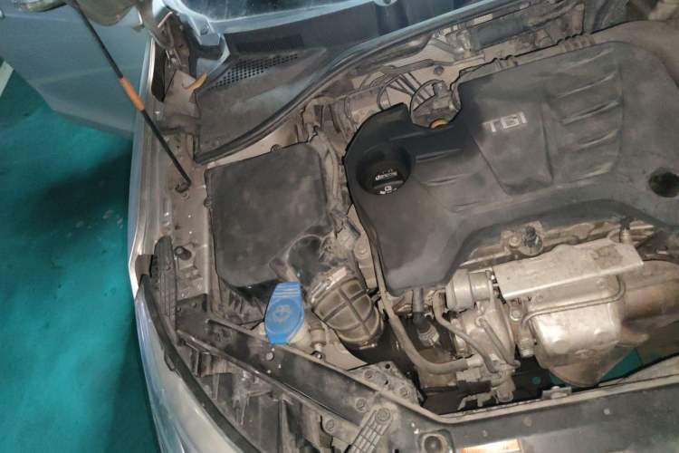 Used MG GT 2015 1.4TGI TST Dual-Clutch Luxury Edition Engine Bay Right