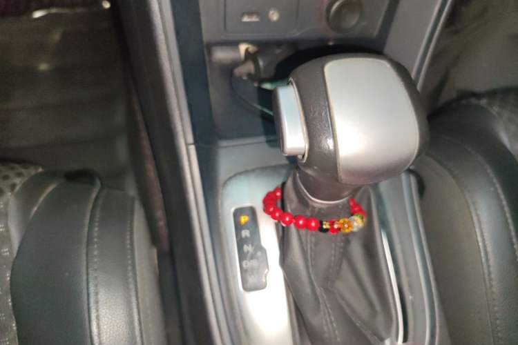 Used MG GT 2015 1.4TGI TST Dual-Clutch Luxury Edition Gear Lever