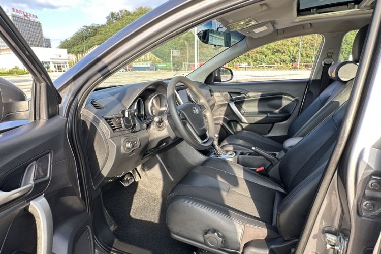 Used MG GT 2015 1.5T Automatic Luxury Edition Interior 1