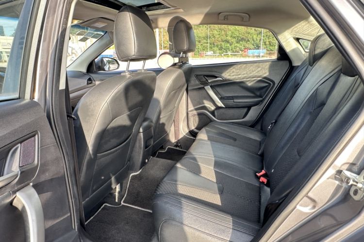 Used MG GT 2015 1.5T Automatic Luxury Edition Interior 3