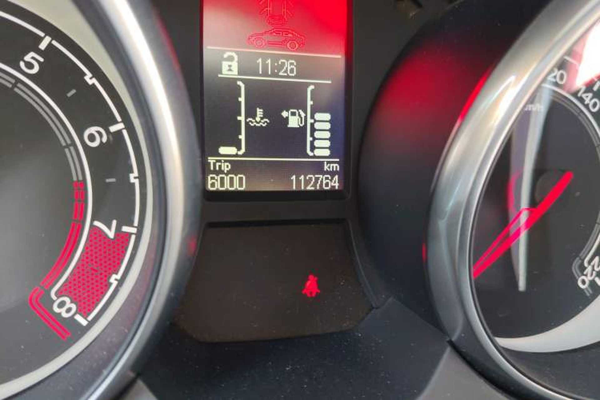 Used MG GT 2015 1.4TGI Manual Elite Edition Odometer Close Up