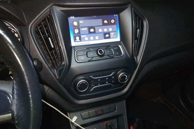 Used MG GT 2015 1.5T Automatic Luxury Edition Audio And AC Panel