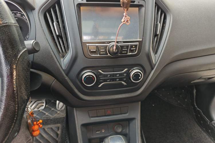 Used MG GT 2015 1.5T Automatic Elite Edition Audio And AC Panel
