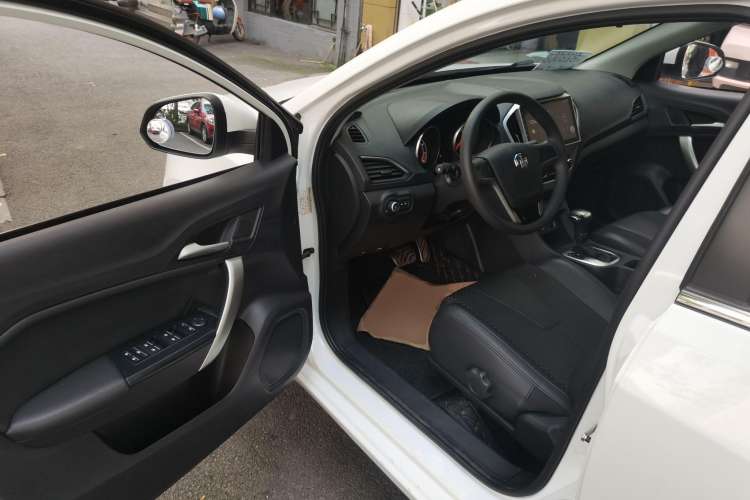 Used MG GT 2015 1.5T Automatic Elite Edition Driver Seat