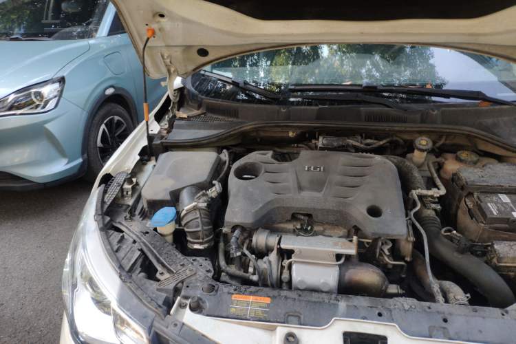 Used MG GT 2015 1.4TGI Manual Elite Edition Engine Bay Right