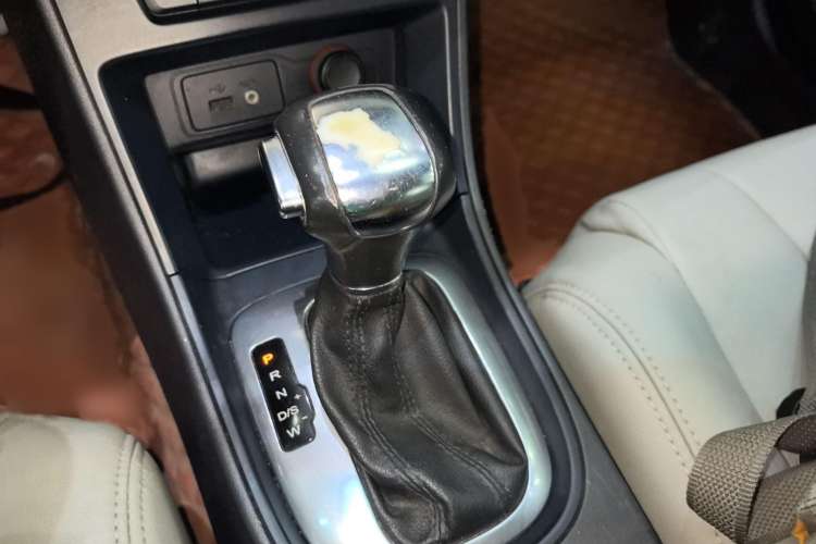 Used MG GT 2015 1.5T Automatic Fashion Edition Gear Lever