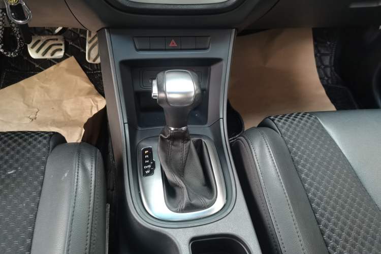 Used MG GT 2015 1.5T Automatic Elite Edition Gear Lever