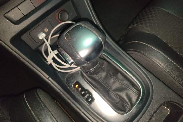 Used MG GT 2015 1.5T Automatic Luxury Edition Gear Lever