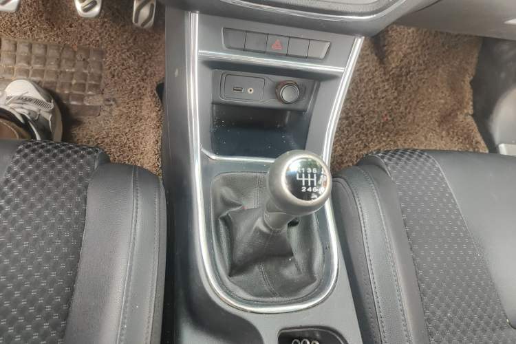 Used MG GT 2015 1.5T Manual Elite Edition Gear Lever
