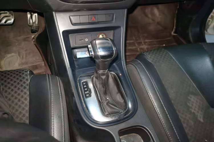 Used MG GT 2015 1.5T Automatic Luxury Edition Gear Lever