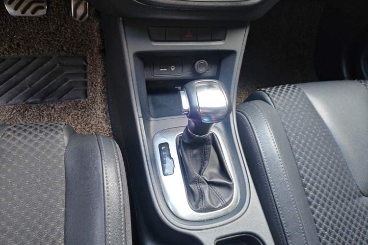 Used MG GT 2015 1.5T Automatic Elite Edition Gear Lever
