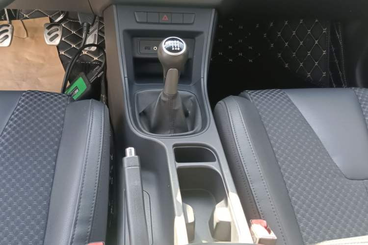 Used MG GT 2015 1.5T Manual Elite Edition Gear Lever