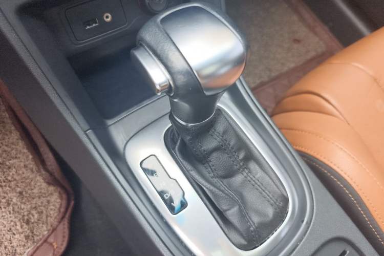 Used MG GT 2015 1.4TGI TST Dual-Clutch Elite Edition Gear Lever