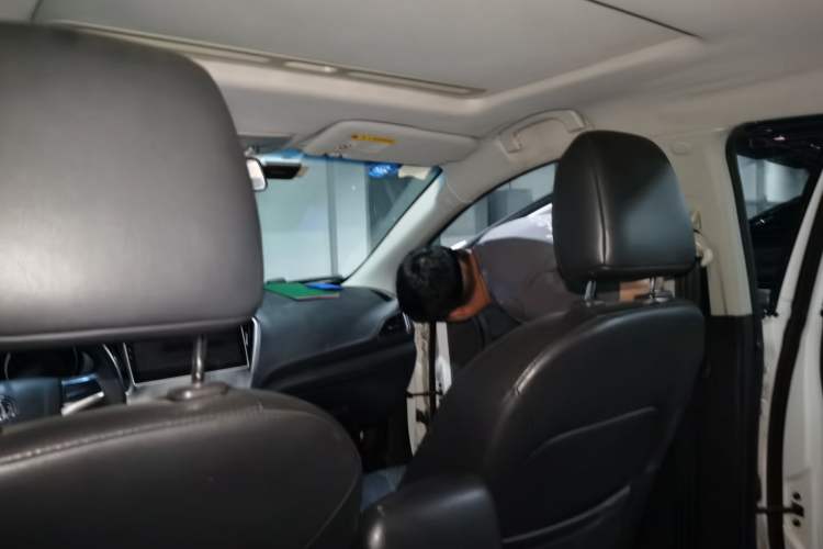 Used MG GT 2015 1.5T Automatic Luxury Edition Headliner