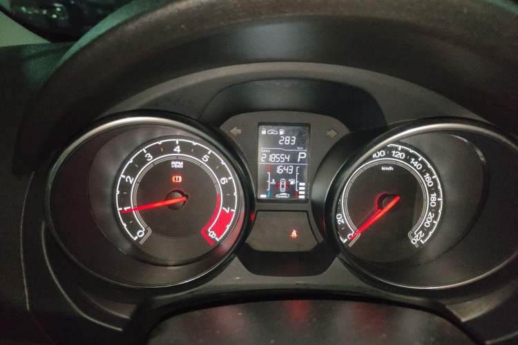Used MG GT 2015 1.5T Automatic Luxury Edition Odometer Close Up