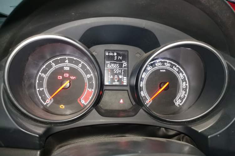 Used MG GT 2015 1.5T Automatic Luxury Edition Odometer Close Up