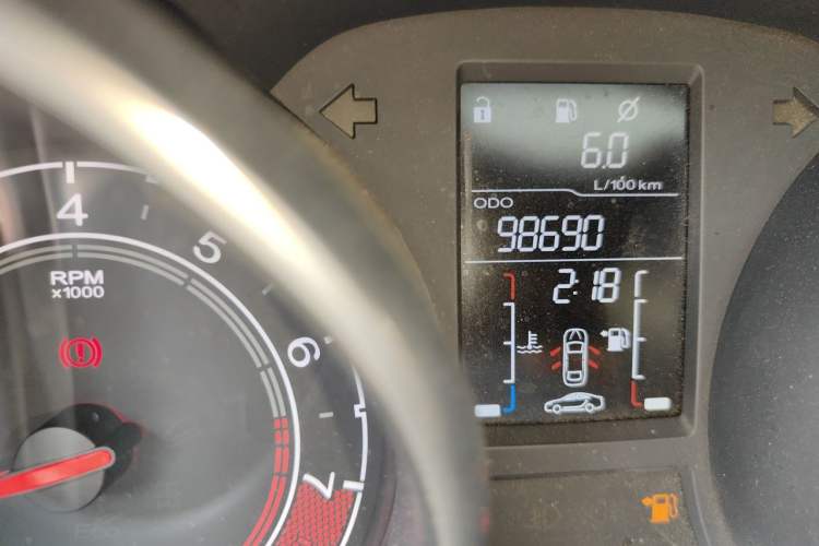 Used MG GT 2015 1.5T Manual Elite Edition Odometer Close Up