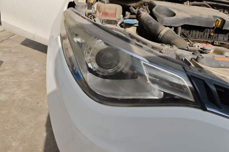 Used MG GT 2015 1.5T Automatic Elite Edition Right Front Headlight