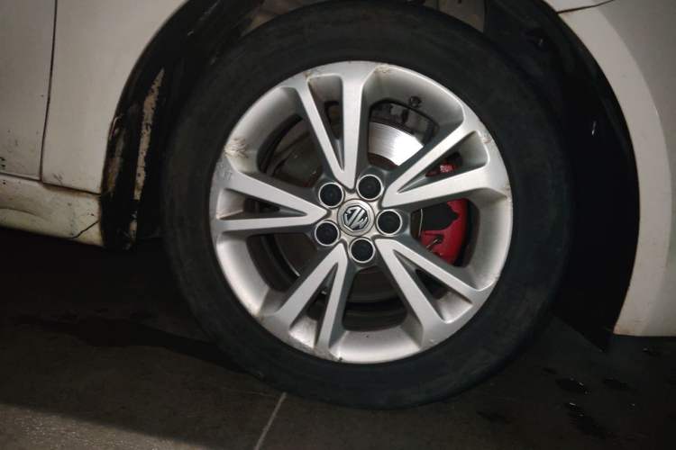 Used MG GT 2015 1.5T Automatic Luxury Edition Right Front Wheel Hub