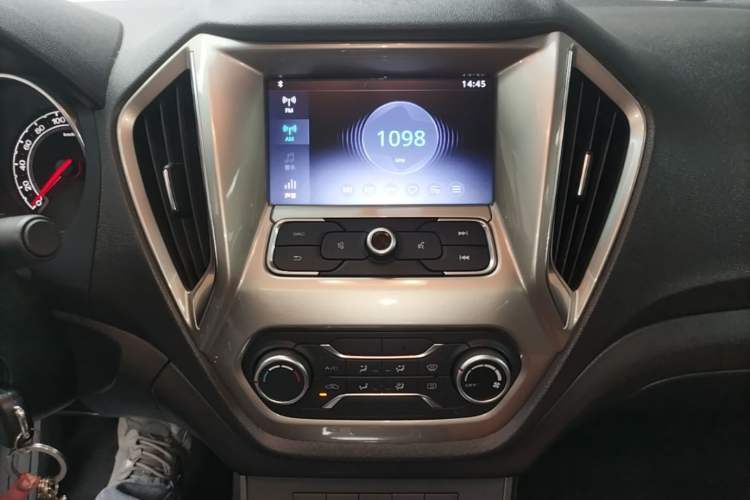 Used MG GT 2016 1.5T Automatic Value-Added Luxury Edition Audio And AC Panel