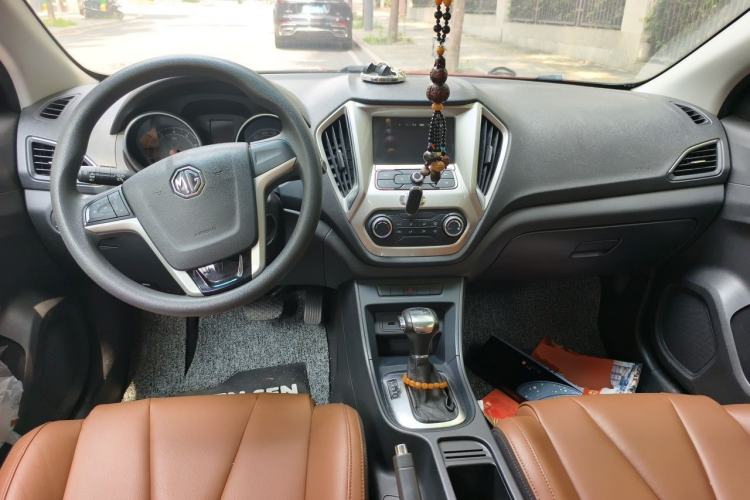 Used MG GT 2016 1.5L Automatic Value-Added Luxury Edition Center Console
