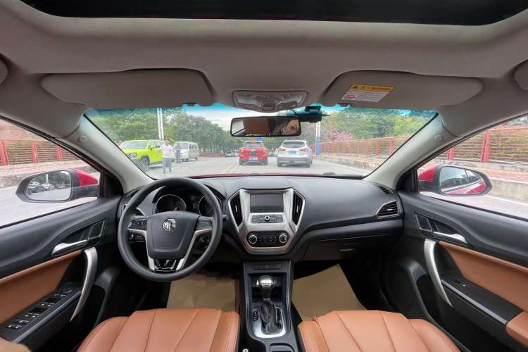 Used MG GT 2016 1.5L Automatic Value-Added Luxury Edition Center Console