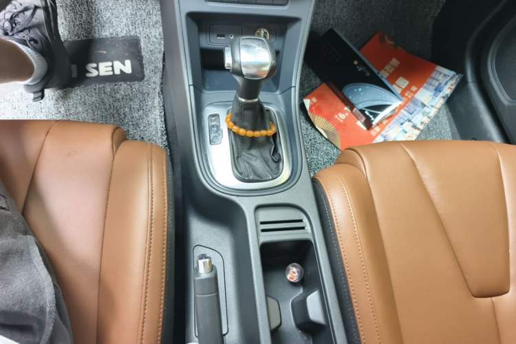Used MG GT 2016 1.5L Automatic Value-Added Luxury Edition Gear Lever