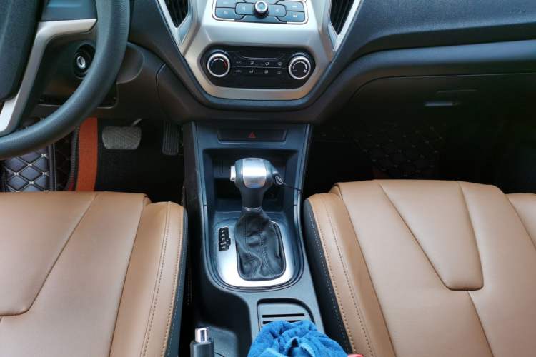 Used MG GT 2016 1.5L Automatic Value-Added Luxury Edition Gear Lever