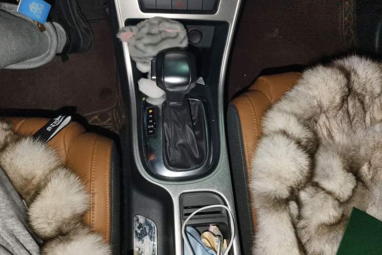 Used MG GT 2016 1.5L Automatic Value-Added Luxury Edition Gear Lever
