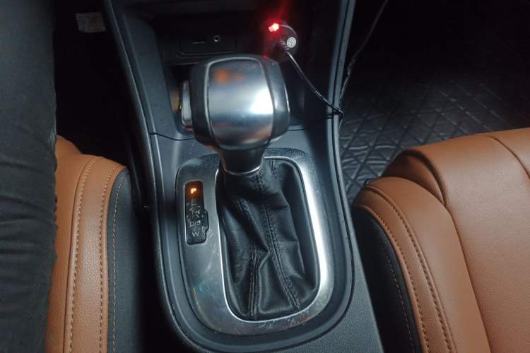 Used MG GT 2016 1.5L Automatic Value-Added Luxury Edition Gear Lever
