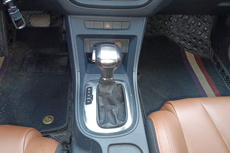 Used MG GT 2016 1.5L Automatic Value-Added Luxury Edition Gear Lever